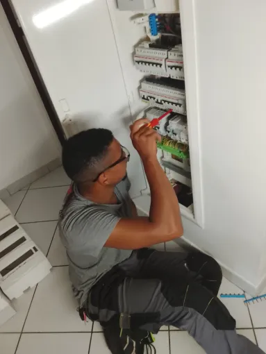 Remise au norme tableau habitation , Saint-André, Elec Connexion