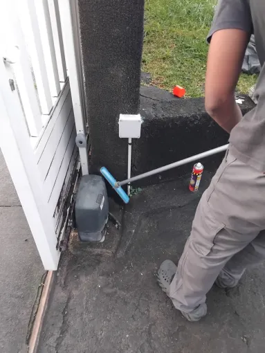 Dépannage et entretien d'installation : attention à la pluie et aux infiltrations, Saint-André, Elec Connexion