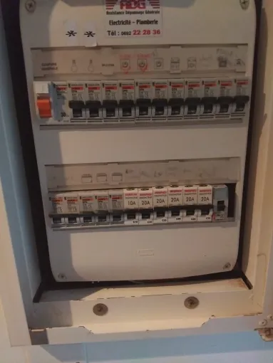 Tableau non conforme, Saint-André, Elec Connexion